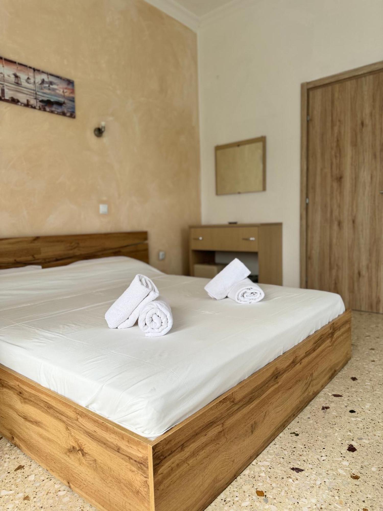 Santa Marina Rooms Agia Marina  Екстериор снимка